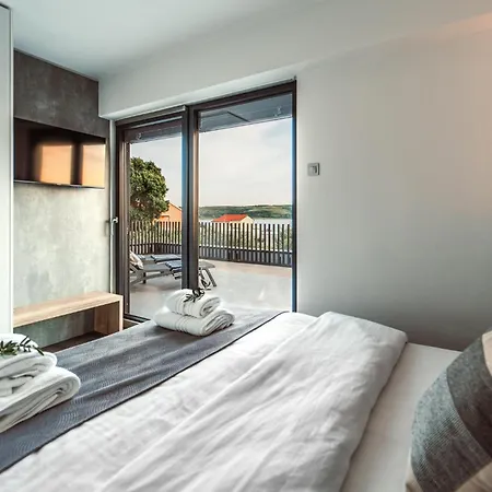 Vakantiehuis Lovely In