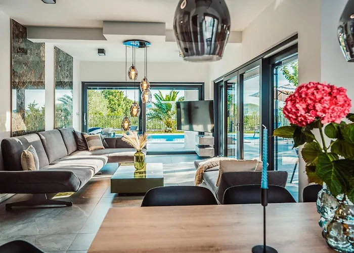 5 Bedroom Stunning In Сasa de vacaciones *
