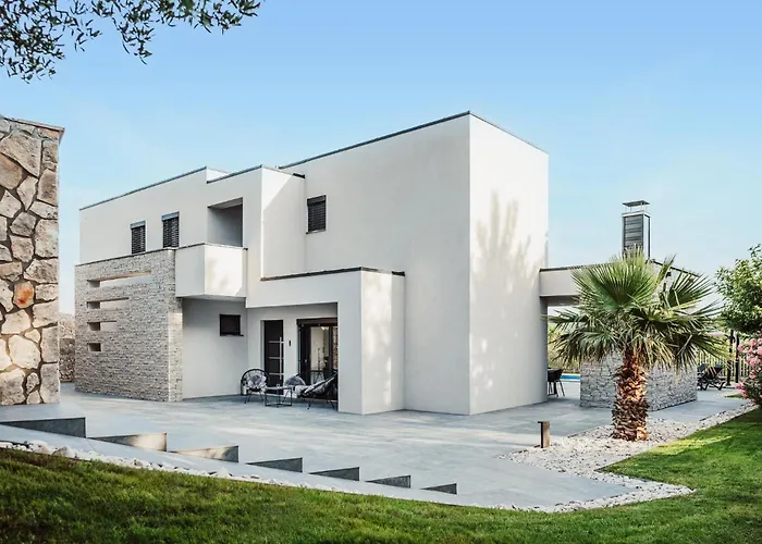 Сasa de vacaciones 5 Bedroom Stunning In Ražanac