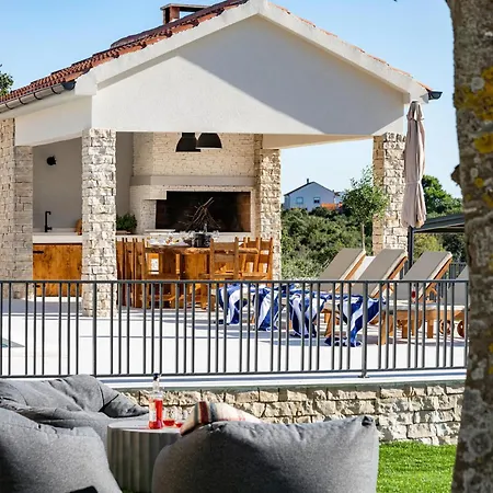 Holiday home In With Heated Swimming Pool