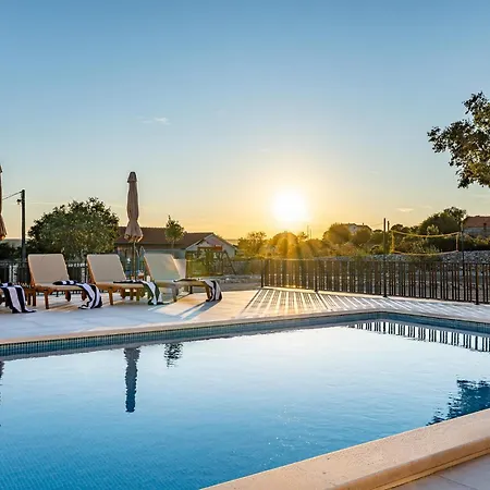 In With Heated Swimming Pool Holiday home