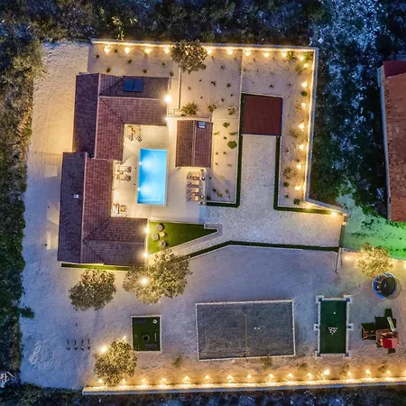 Ferienhaus In With Heated Swimming Pool Tinj